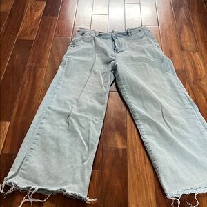 Kensie Light Blue Wide-Leg Frayed Hem Jeans